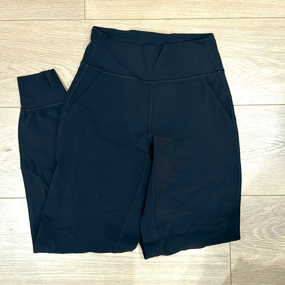 Lululemon Align high rise jogger . Size 4. Lightly used